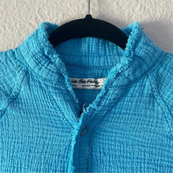 We The Free Summer Daydream Button Shirt Top Womens S Blue Long Sleeve Oversized - Picture 4 of 15